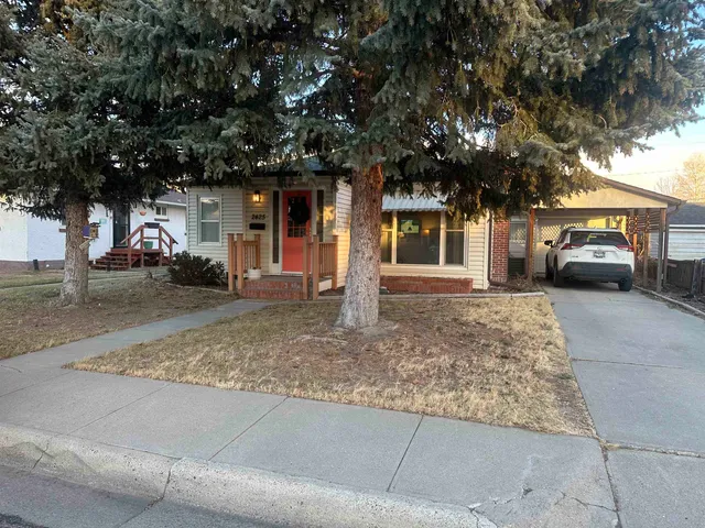 $225,000 | 2425 East B Street, Torrington, WY 82240
