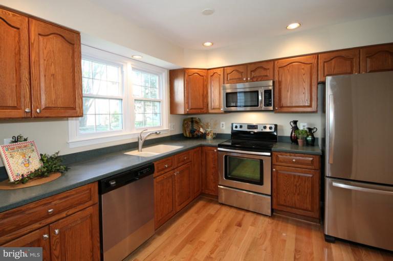 10071 Marshall Pond Road Burke, VA 22015 - Photo 14 of 30 Kitchen