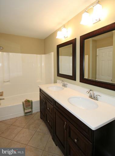 10071 Marshall Pond Road Burke, VA 22015 - Photo 22 of 30 Bath