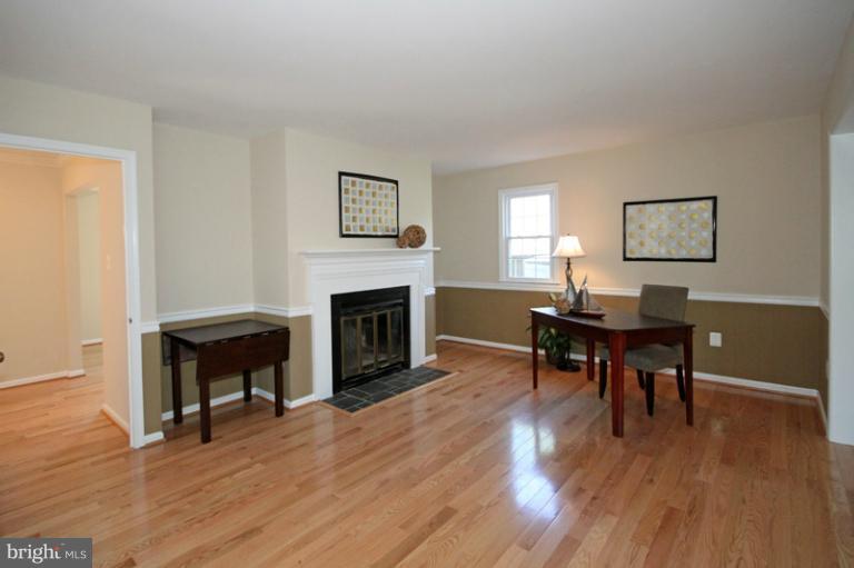 10071 Marshall Pond Road Burke, VA 22015 - Photo 26 of 30 Family Room
