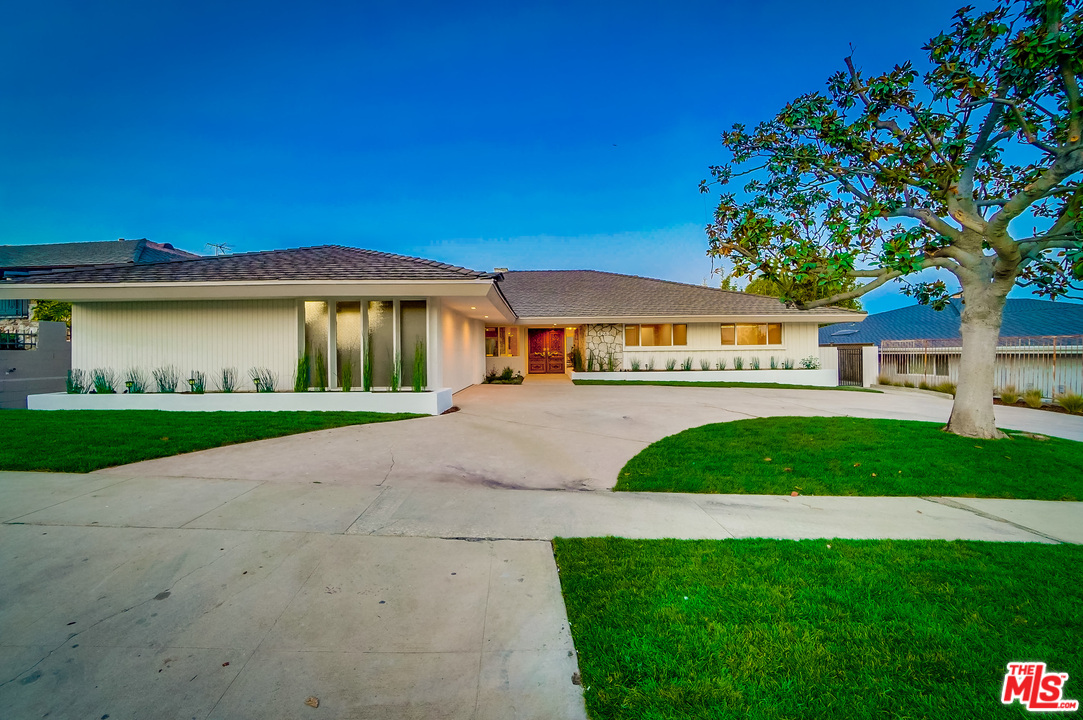 4263 Olympiad Drive View Park, CA 90043 - Photo 1 of 51