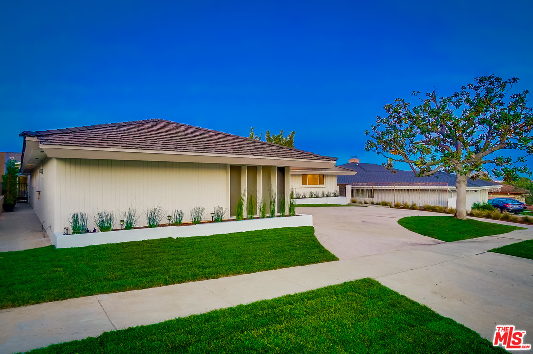 4263 Olympiad Drive View Park, CA 90043 - Photo 2 of 51