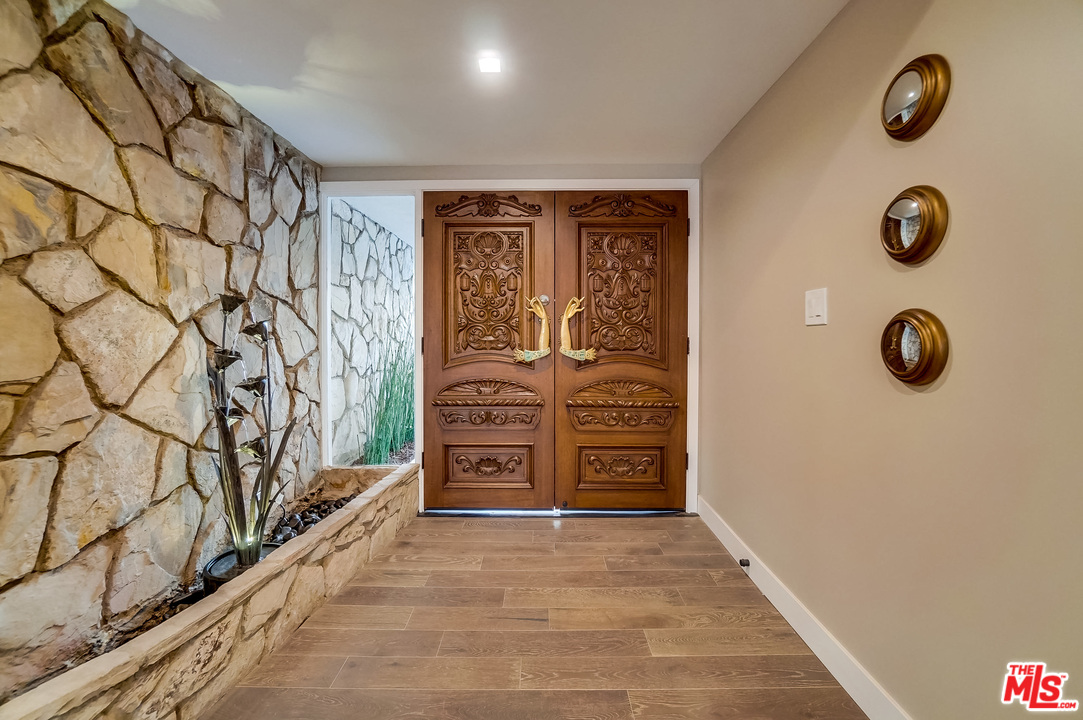 4263 Olympiad Drive View Park, CA 90043 - Photo 11 of 51