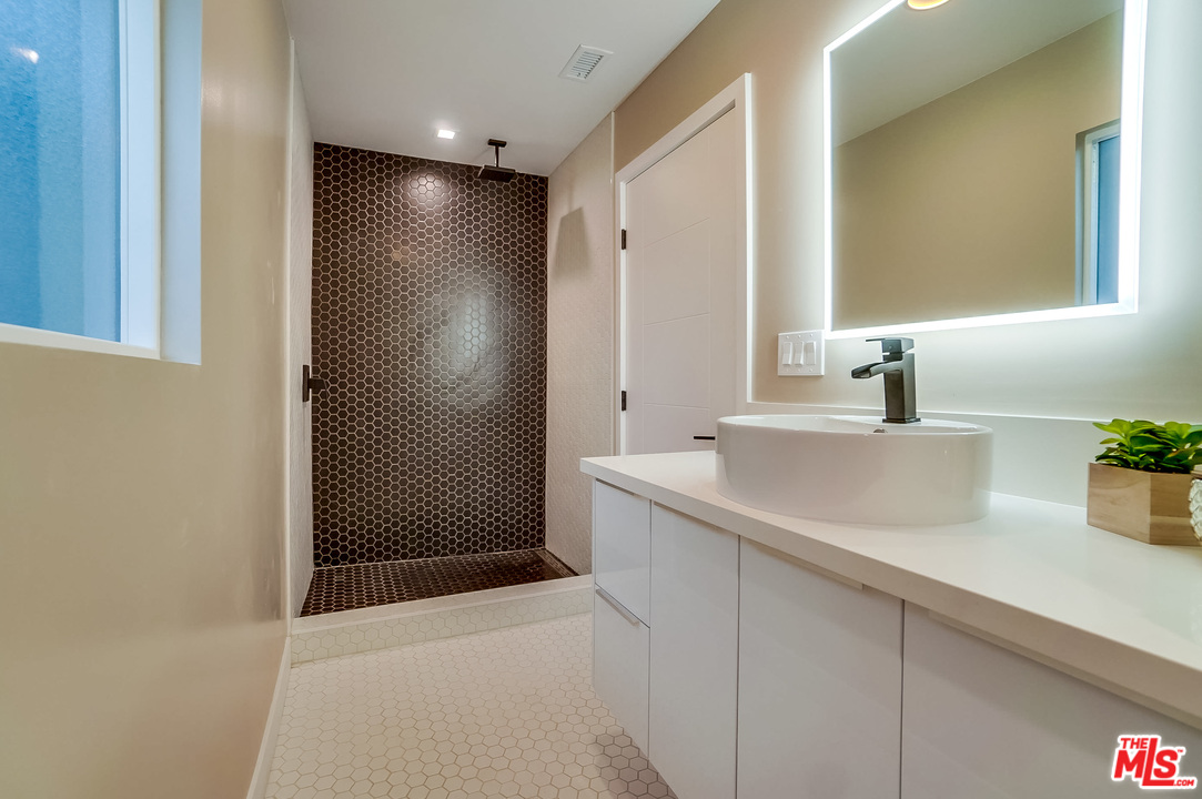 4263 Olympiad Drive View Park, CA 90043 - Photo 40 of 51