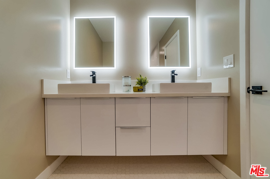 4263 Olympiad Drive View Park, CA 90043 - Photo 43 of 51