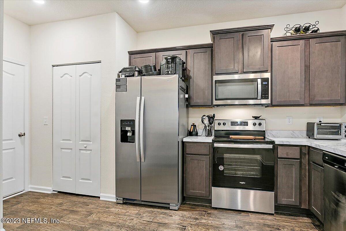 7895 Echo Springs Road Jacksonville, FL 32256 - Photo 5 of 15 05-Kitchen