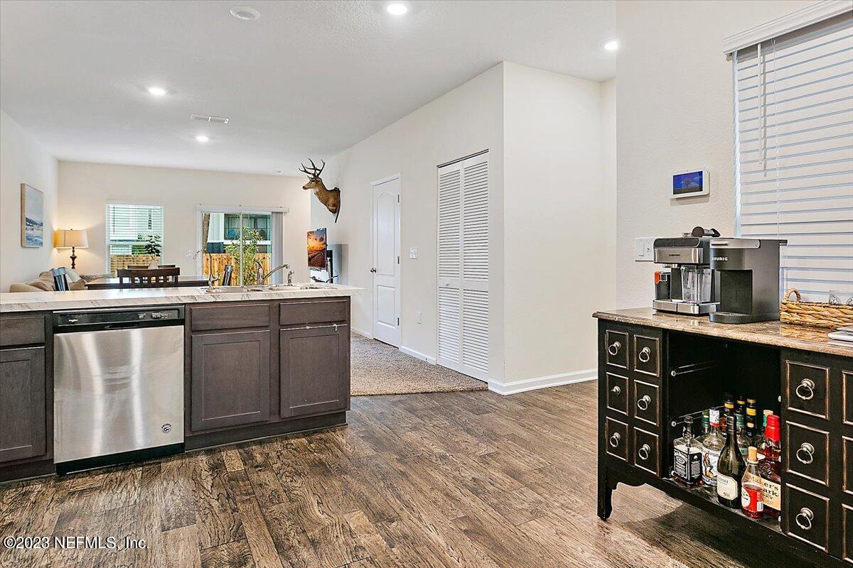 7895 Echo Springs Road Jacksonville, FL 32256 - Photo 6 of 15 06-Kitchen
