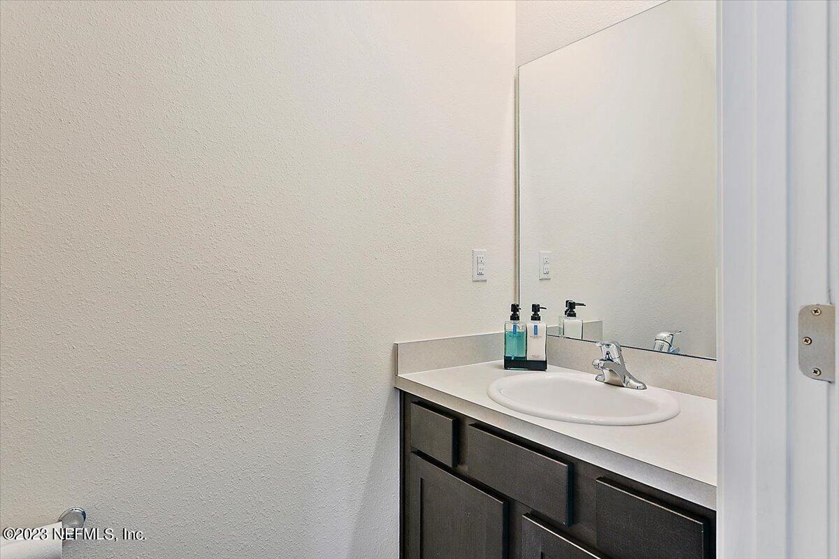 7895 Echo Springs Road Jacksonville, FL 32256 - Photo 8 of 15 08-Half Bath