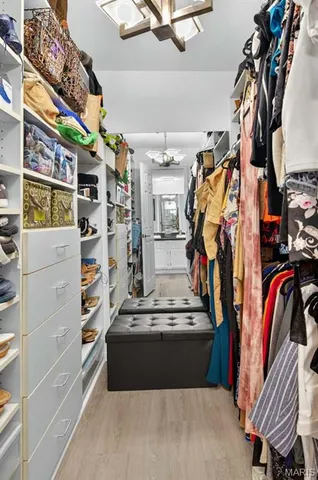 $230,000 | 1033 Wilton Royal Drive, Unit 204, Creve Coeur, MO 63146