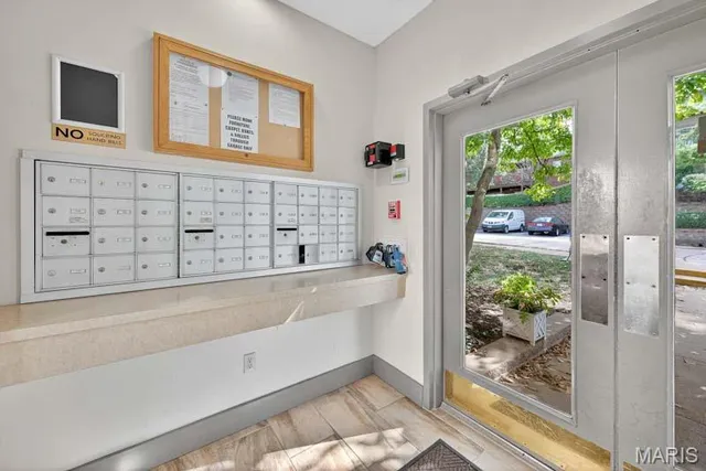 $230,000 | 1033 Wilton Royal Drive, Unit 204, Creve Coeur, MO 63146