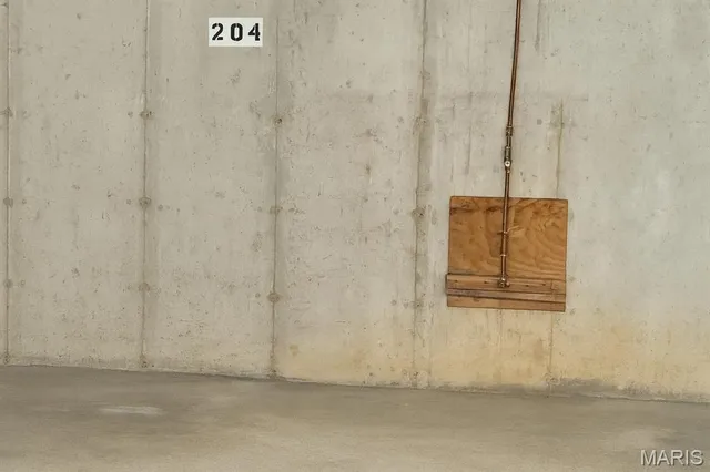 $230,000 | 1033 Wilton Royal Drive, Unit 204, Creve Coeur, MO 63146