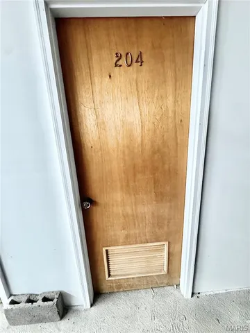 $230,000 | 1033 Wilton Royal Drive, Unit 204, Creve Coeur, MO 63146