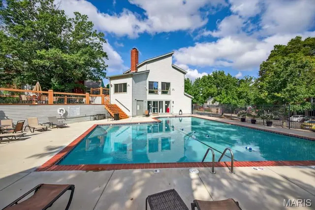 $230,000 | 1033 Wilton Royal Drive, Unit 204, Creve Coeur, MO 63146