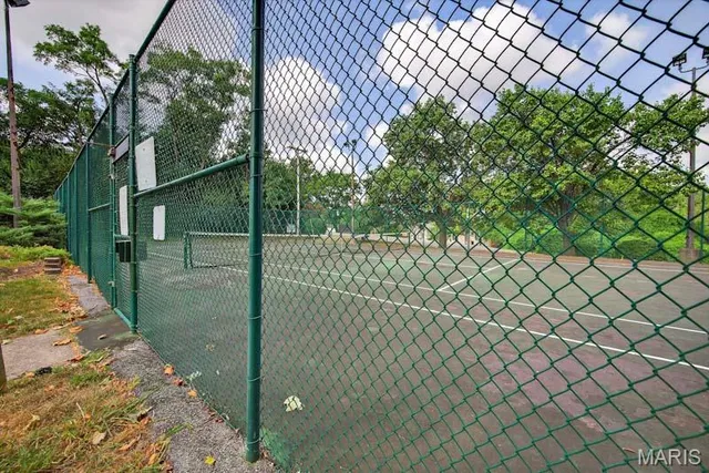 $230,000 | 1033 Wilton Royal Drive, Unit 204, Creve Coeur, MO 63146