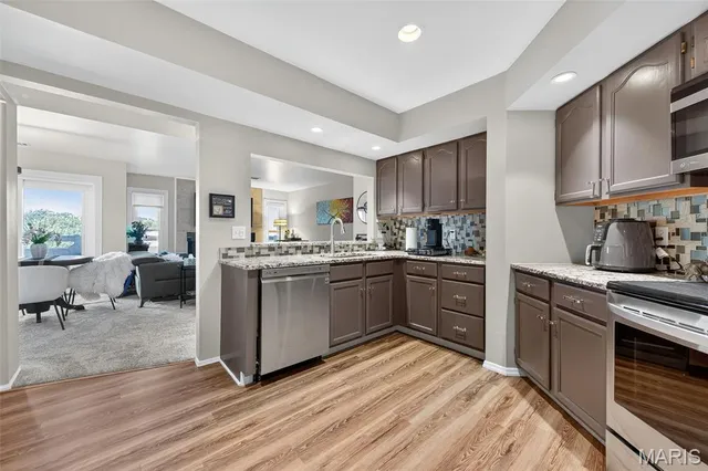 $230,000 | 1033 Wilton Royal Drive, Unit 204, Creve Coeur, MO 63146