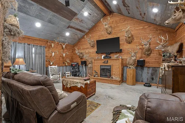 $410,000 | 5381 State Hwy C, Steele, MO 63877