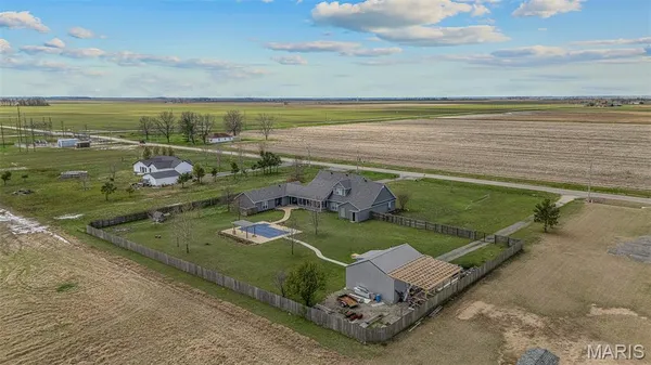 $410,000 | 5381 State Hwy C, Steele, MO 63877
