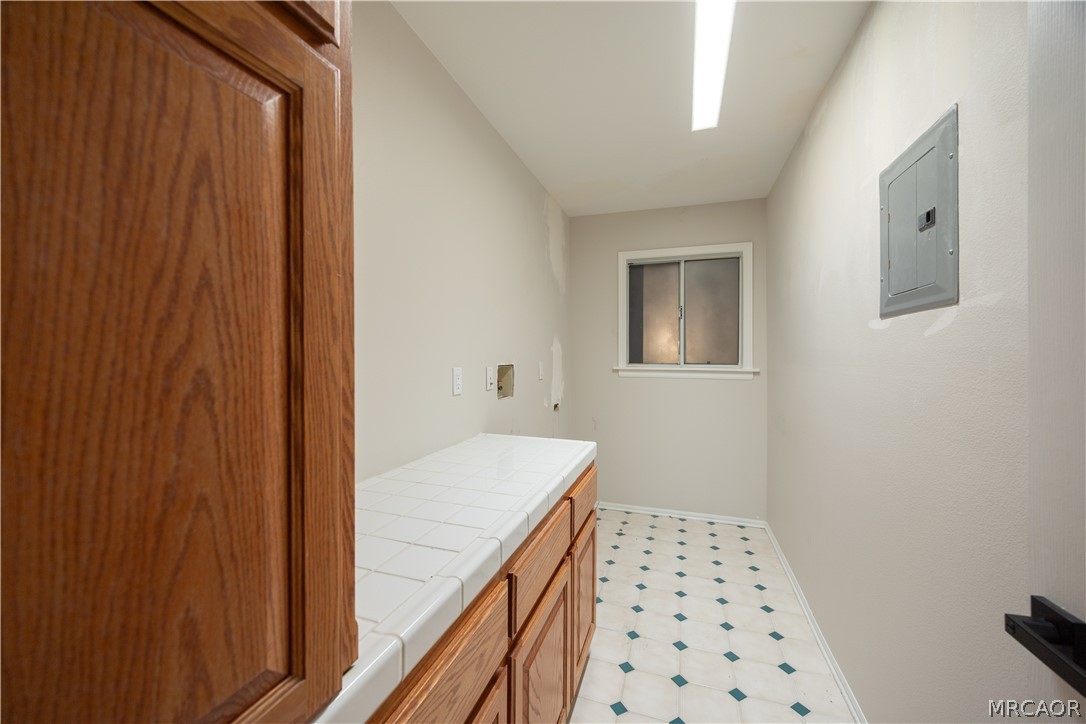 735 Tayles Point Road Big Bear Lake, CA 92315 - Photo 39 of 47 Laundry Room