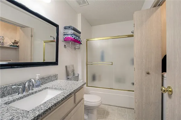 $189,500 | 10631 East 46th Terrace, Kansas City, MO 64133