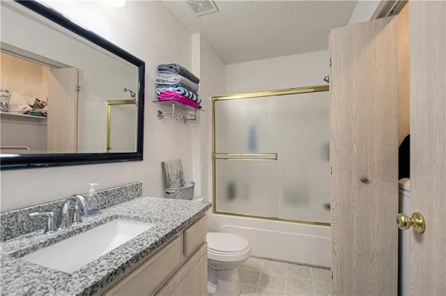 $189,500 | 10631 East 46th Terrace, Kansas City, MO 64133