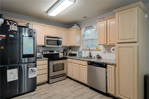 $189,500 | 10631 East 46th Terrace, Kansas City, MO 64133
