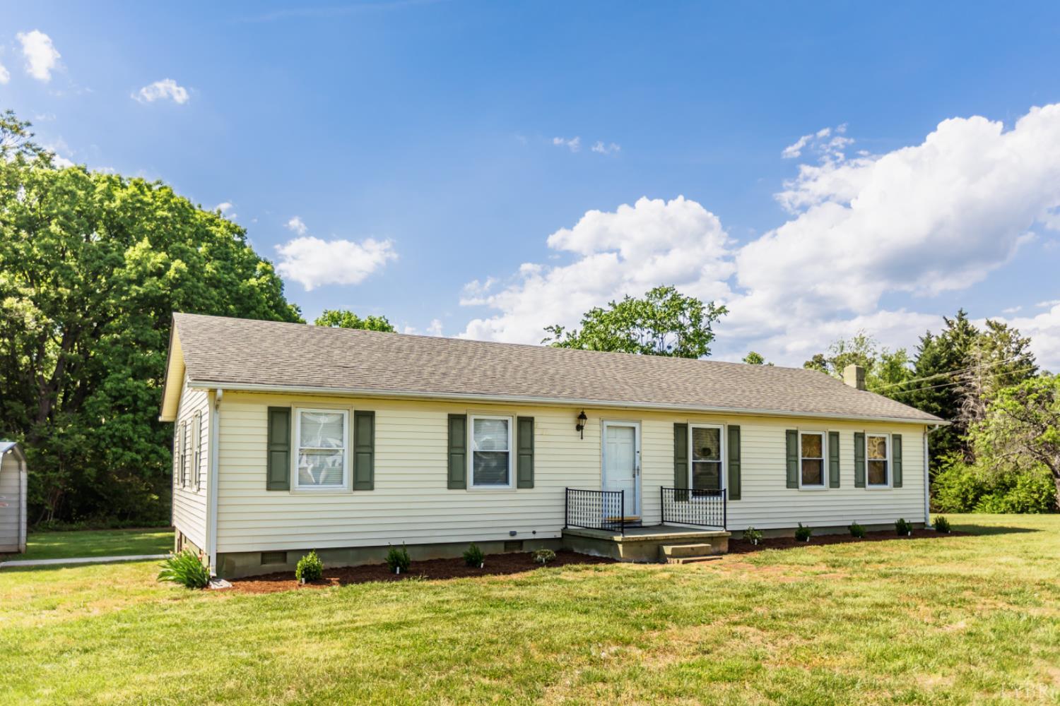 4805 Salem Road Spout Spring, VA 24593 - Photo 4 of 37