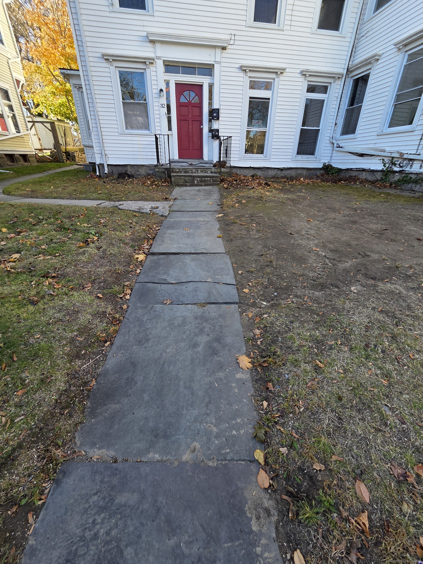 32 Channing Street, Unit 1 New London, CT 06320 - Photo 2 of 13 a front view of house with yard