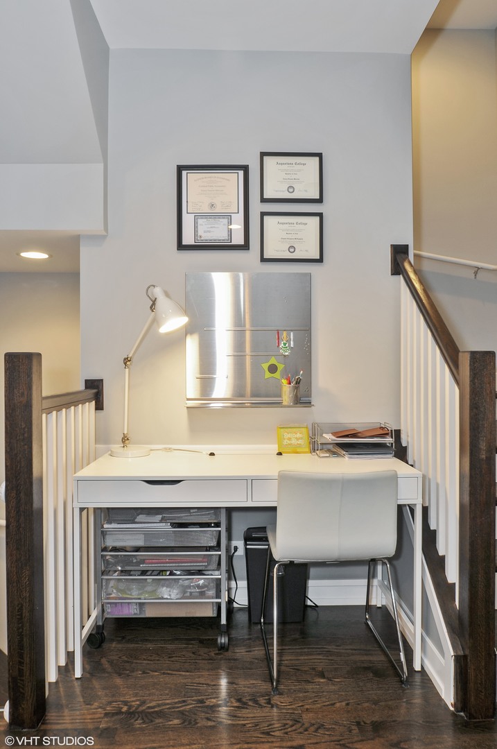 327 Chestnut Lane Oak Park, IL 60302 - Photo 11 of 24