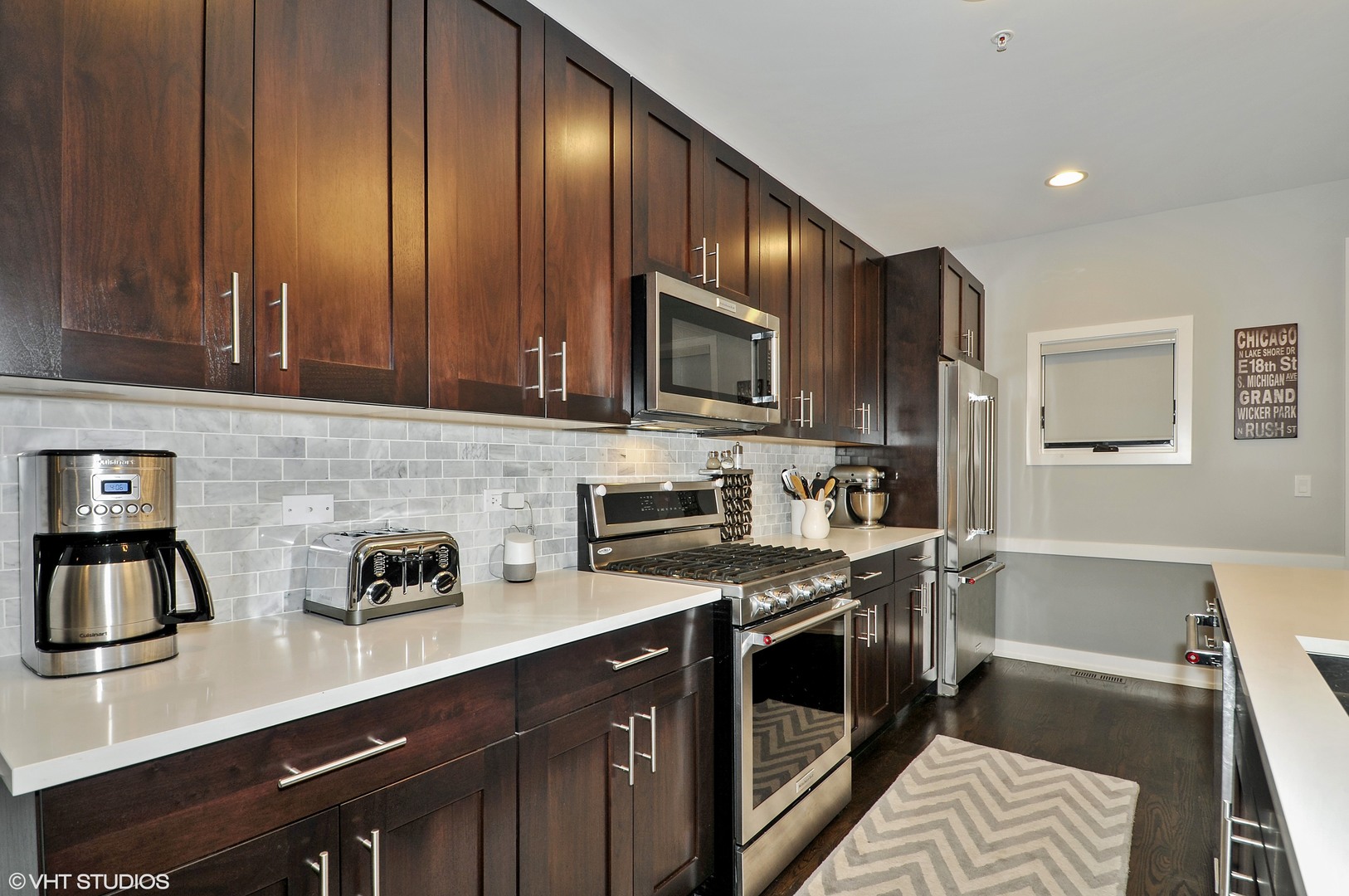 327 Chestnut Lane Oak Park, IL 60302 - Photo 9 of 24