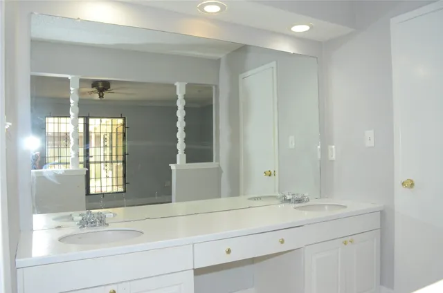 $1,900 | 6502 Briar Terrace Drive, Houston, TX 77072