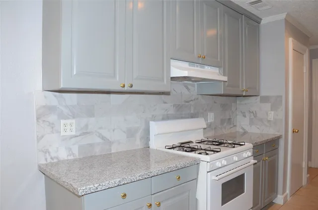 $1,900 | 6502 Briar Terrace Drive, Houston, TX 77072