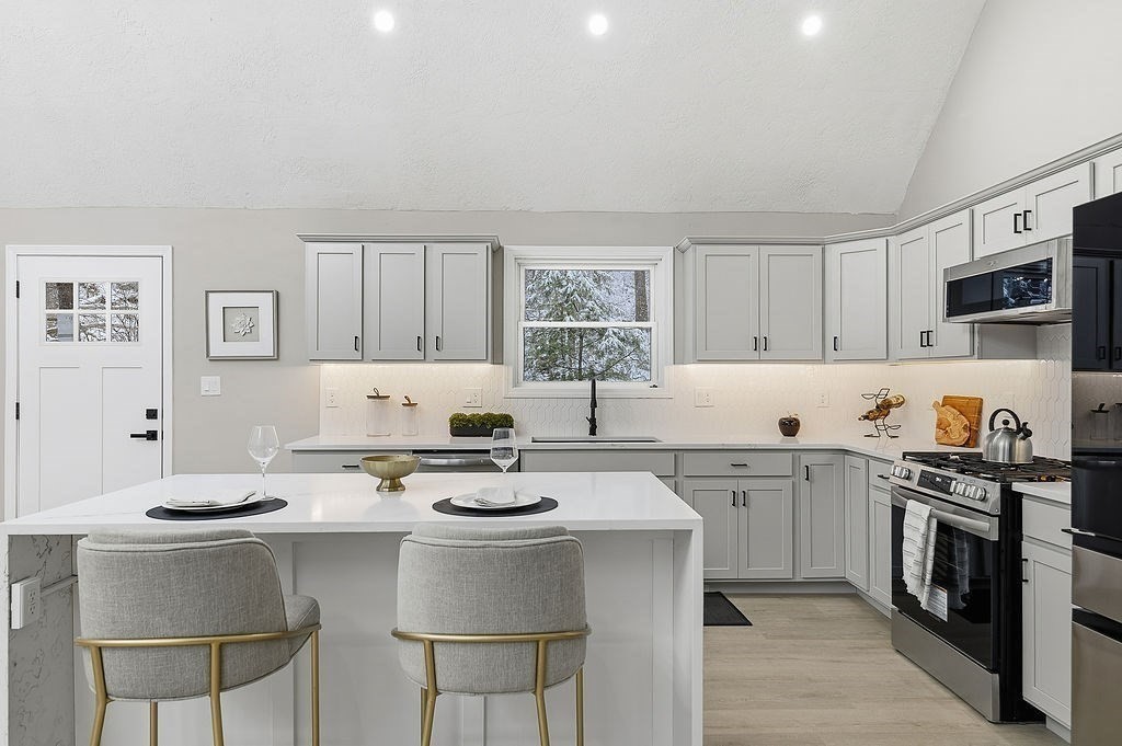 1224 Edgell Road Framingham, MA 01701 - Photo 5 of 41