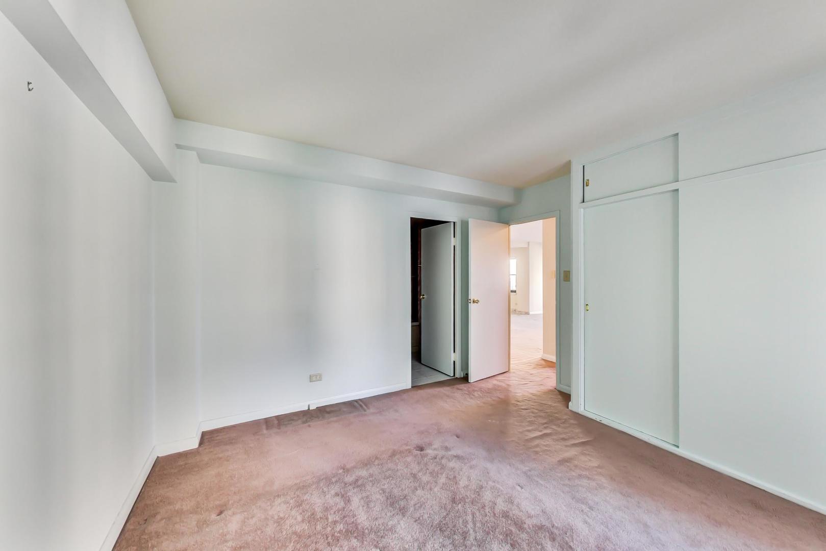 1350 North Astor Street, Unit 9B Chicago, IL 60610 - Photo 17 of 25 a view of an empty room