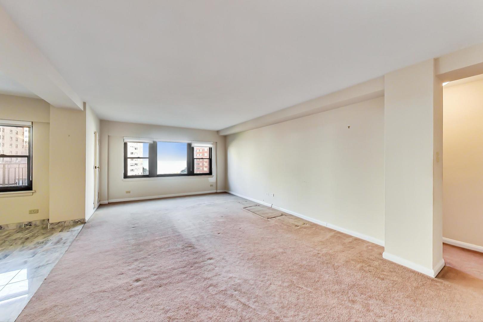 1350 North Astor Street, Unit 9B Chicago, IL 60610 - Photo 6 of 25 an empty room with windows and closet