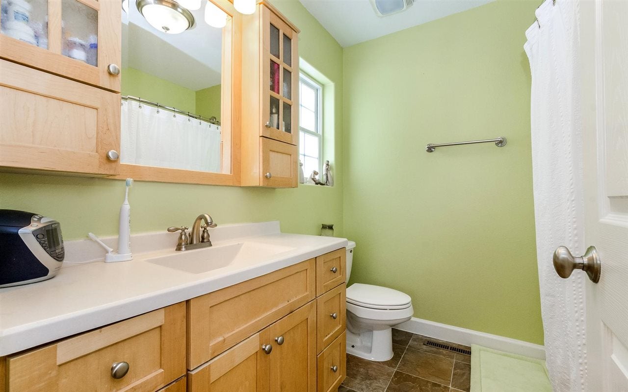 1433 Willow Brook Lane Riverside, IA 52327 - Photo 12 of 20 Gallery Image 12