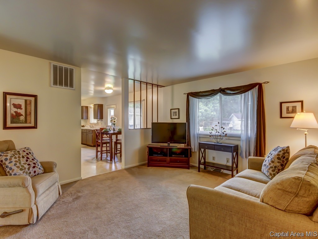 1308 Crestview Drive Springfield, IL 62702 - Photo 8 of 16