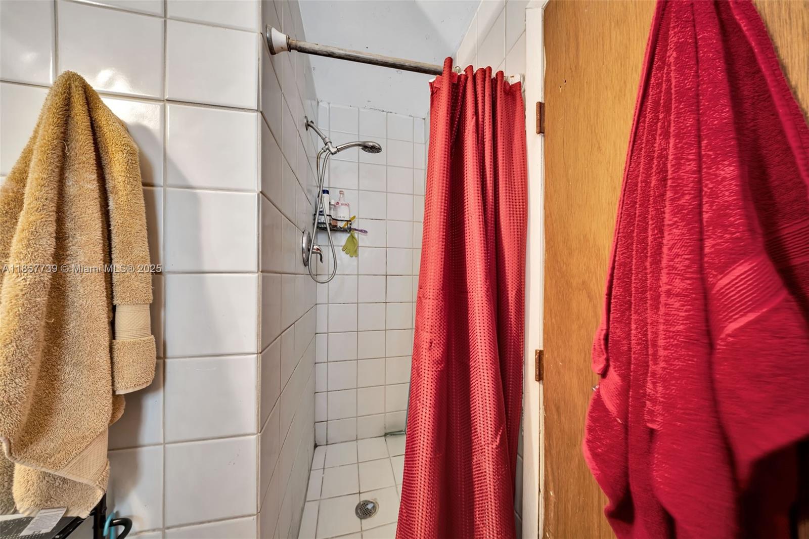 20415 Southwest 114th Court Miami, FL 33189 - Photo 10 of 23 a view of a bathtub in a bathroom