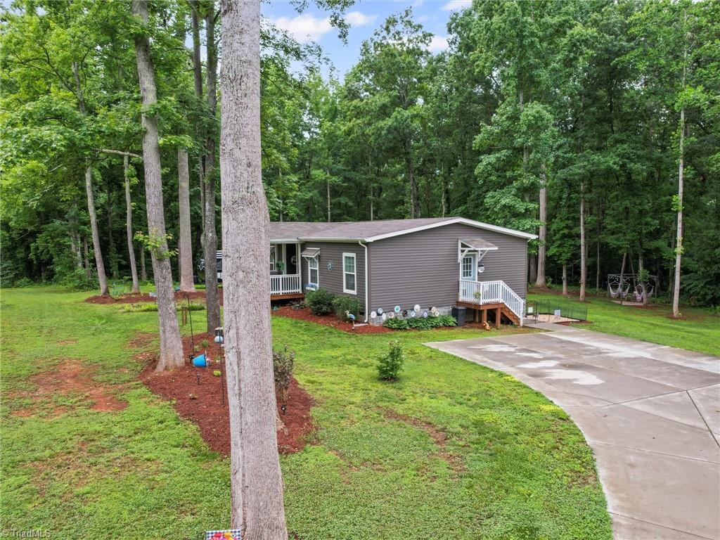 142 Hickory Road Lexington, NC 27292 - Photo 3 of 46 Gallery Image 3