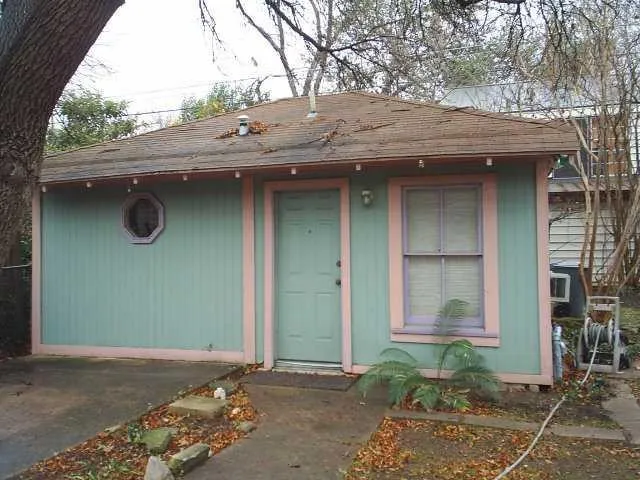 $850 | 4409 Sinclair Avenue, Unit B, Austin, TX 78756