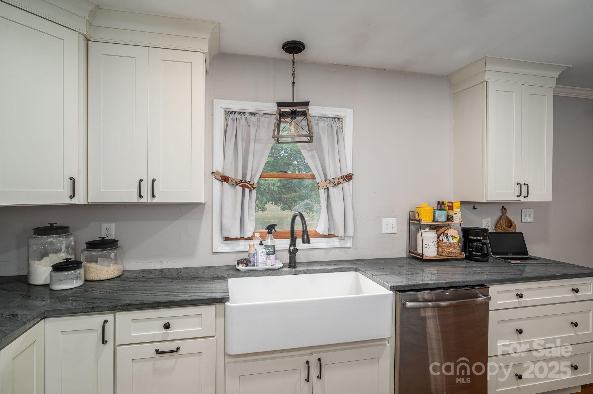 131 Patrick Road Gastonia, NC 28056 - Photo 10 of 43 Gallery Image 10