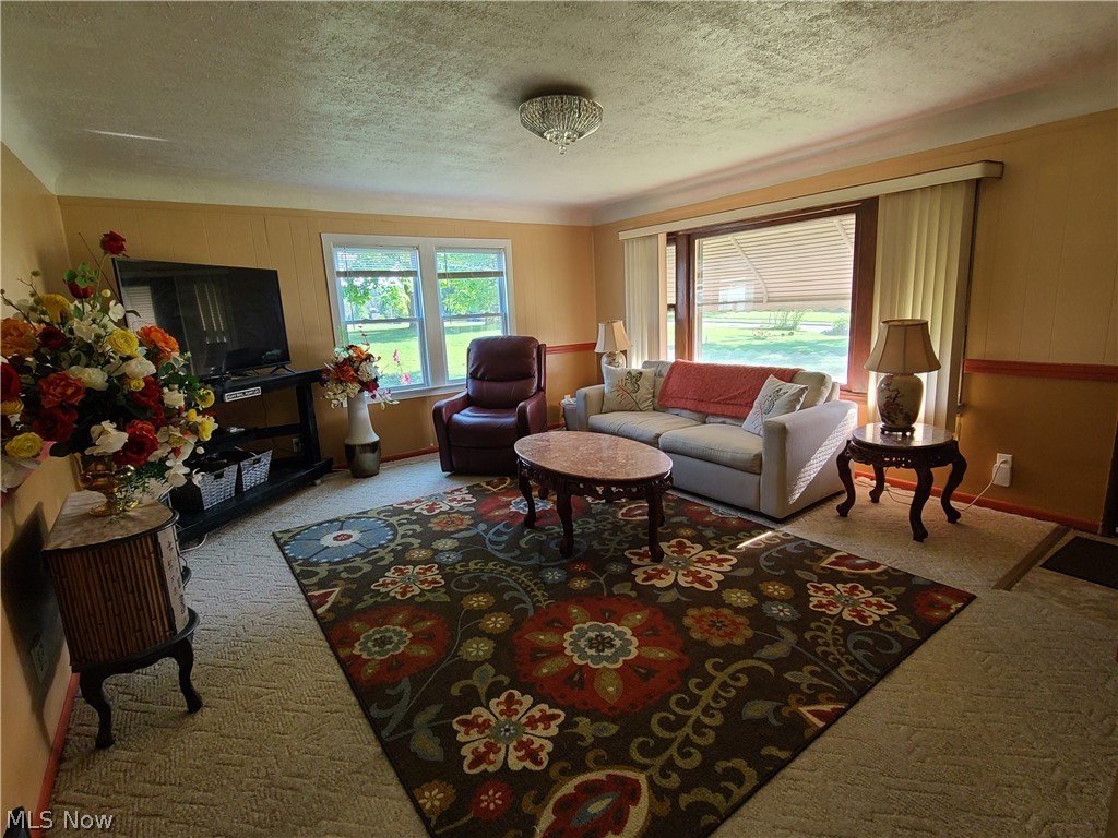 7261 Ward Road Cleveland, OH 44134 - Photo 4 of 22