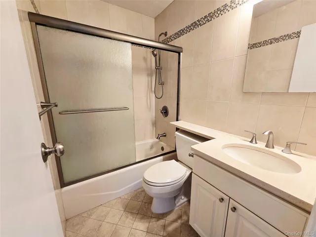 $2,850 | 142 Main Street, Unit 3D, Mineola, NY 11501