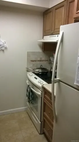 $3,200 | 142 Main Street, Unit 3D, Mineola, NY 11501