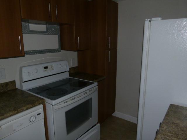 1000 Crystal Way, Unit N Delray Beach, FL 33444 - Photo 5 of 11 Additional Photo