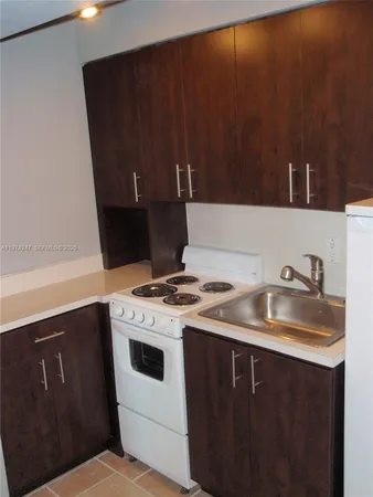 $1,375 | 2005 Sans Souci Boulevard, Unit 104, North Miami, FL 33181