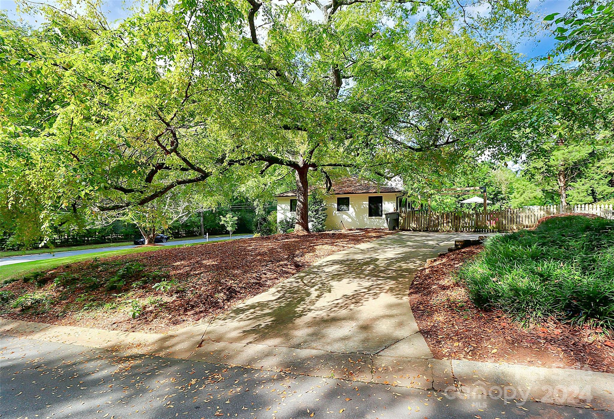 6423 Pella Road Charlotte, NC 28211 - Photo 35 of 36 Gallery Image 35
