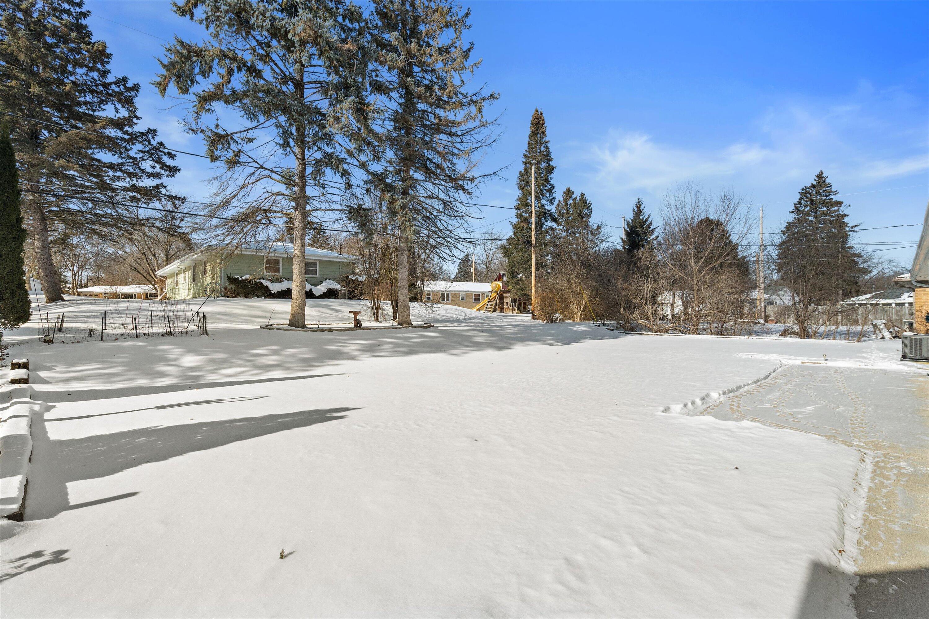 7503 North 39th Street Milwaukee, WI 53209 - Photo 25 of 26 Spacious Backyard