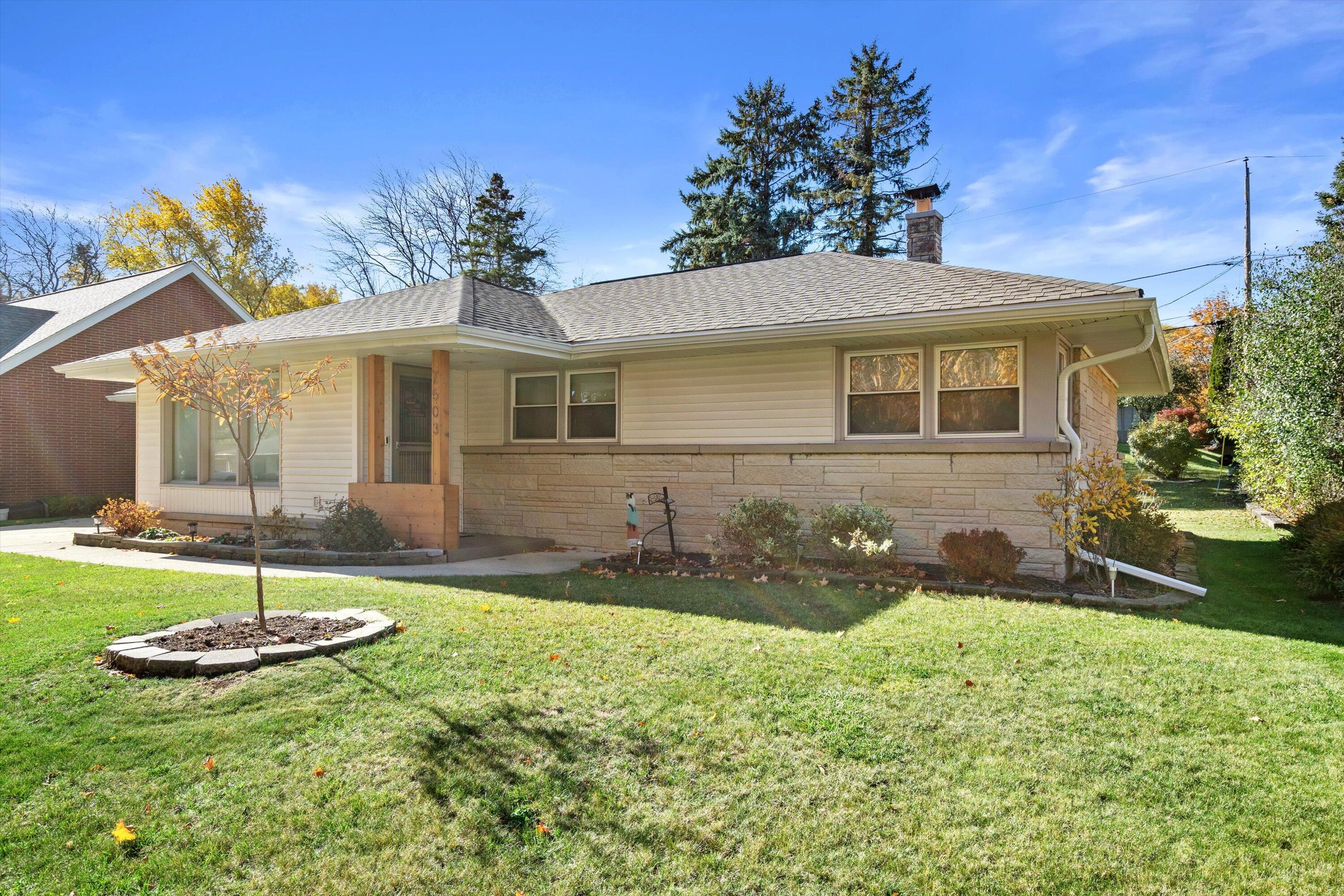 7503 North 39th Street Milwaukee, WI 53209 - Photo 2 of 26 Front Exterior