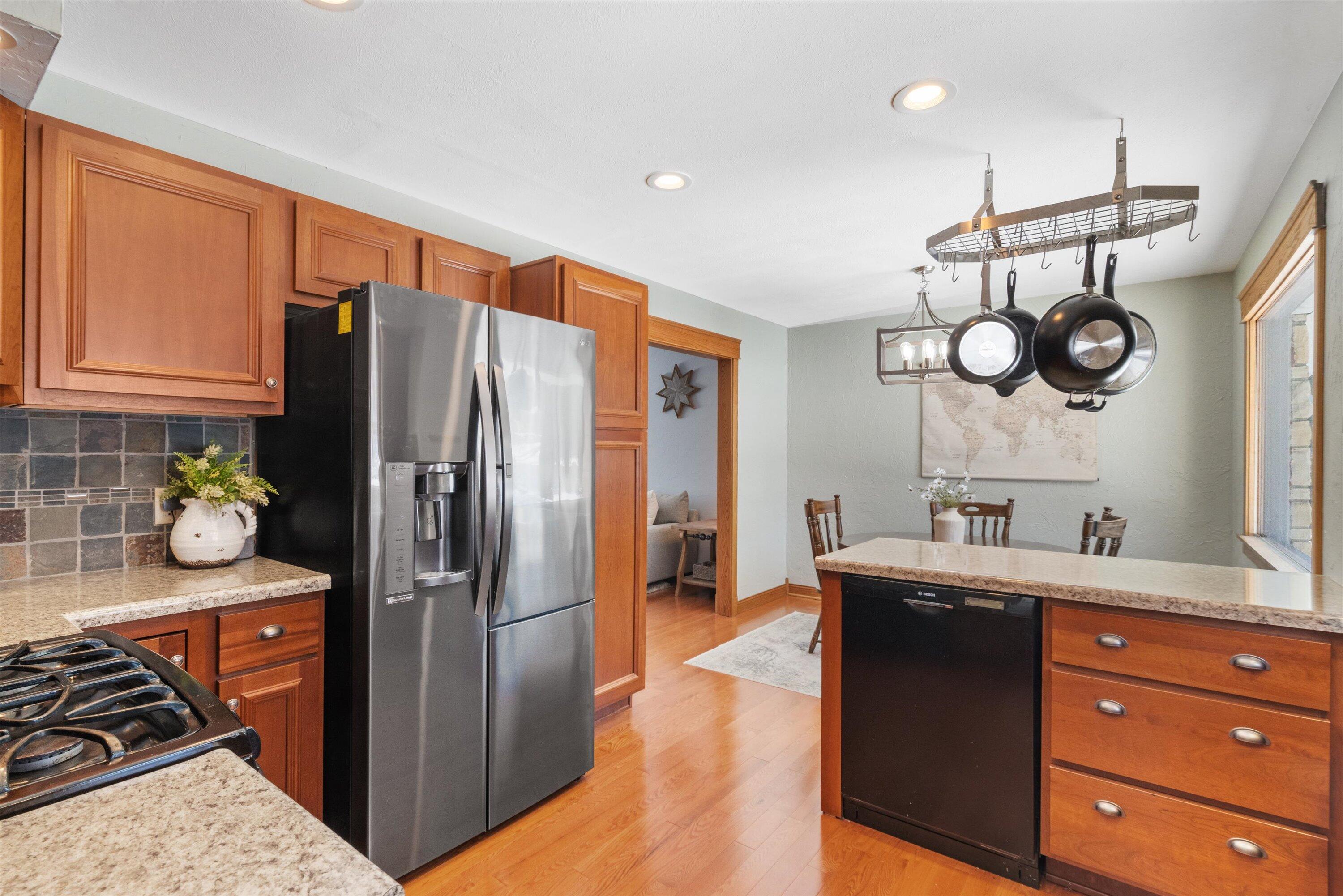 7503 North 39th Street Milwaukee, WI 53209 - Photo 7 of 26 Kitchen