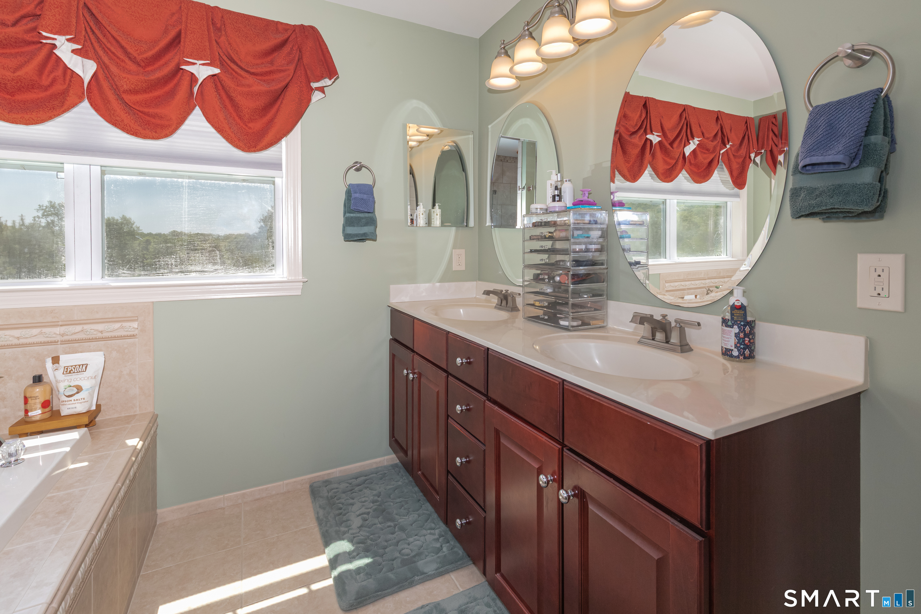 1 Independence Circle, Unit 1 Middlebury, CT 06762 - Photo 17 of 34